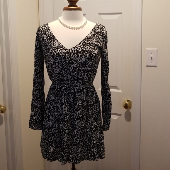 Abercrombie & Fitch Dresses & Skirts - Abercrombie & Fitch NY Asymmetrical  Neckline